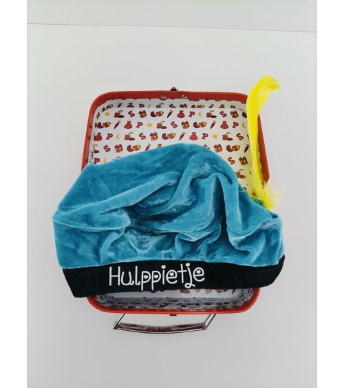 Sinterklaaskoffertje met leuke pietenmuts of slabbetje.